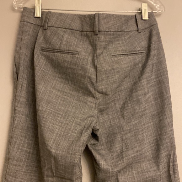 ⭐️ Ann Taylor Gray Dress Pants size 6 petite - Picture 5 of 9